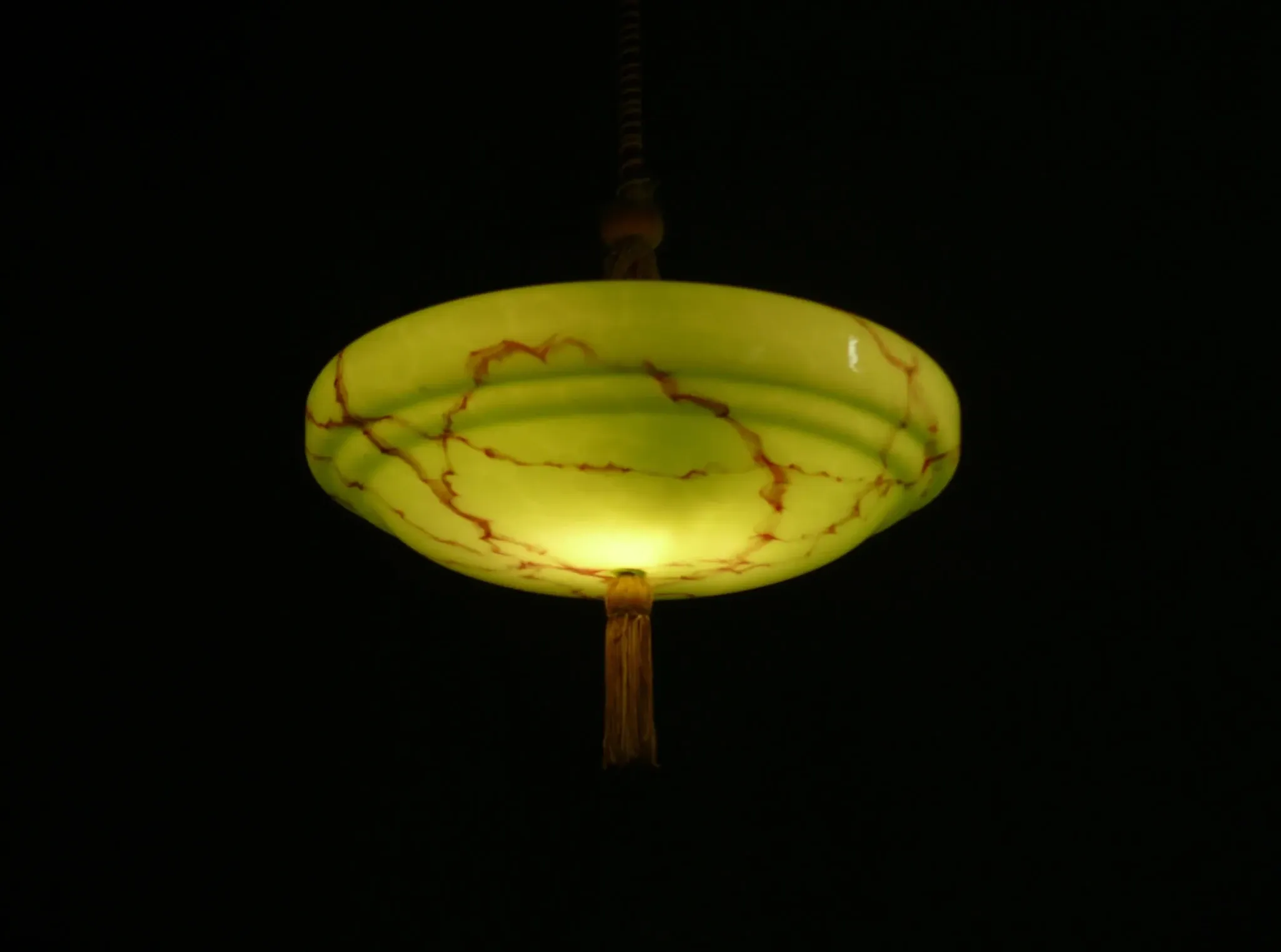 Art Deco pendant light with coiled rod, marbled effect, metal and brass pendant - 1930s