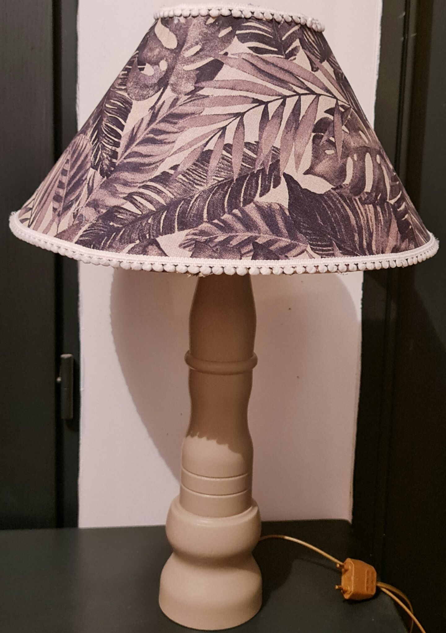 Lamp foot wood cabinetmaker color pepper abbat day jungle fabrics beige and black