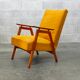 Fauteuil tchèque 1960 tissu jaune géométrique