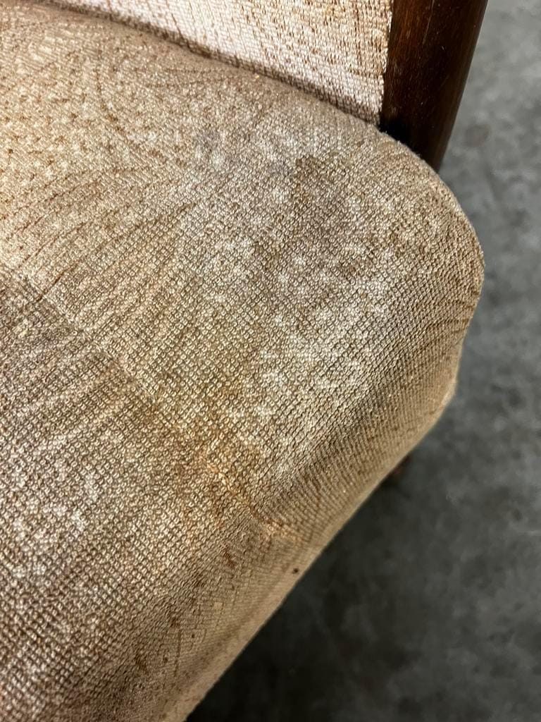 Vintage armchair/foot warmer with armrests: design project