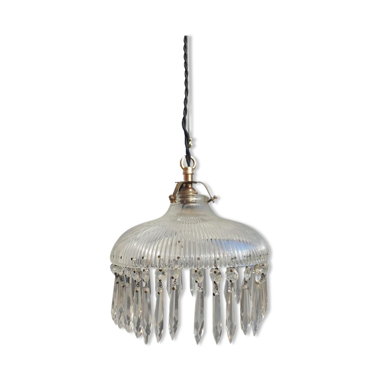 Holophane walk suspension with Myrza grapevines