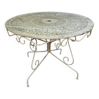 Ancienne table de jardin en fer forgé massif