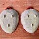 Duo de petits plats, raviers ou vide poches en barbotine