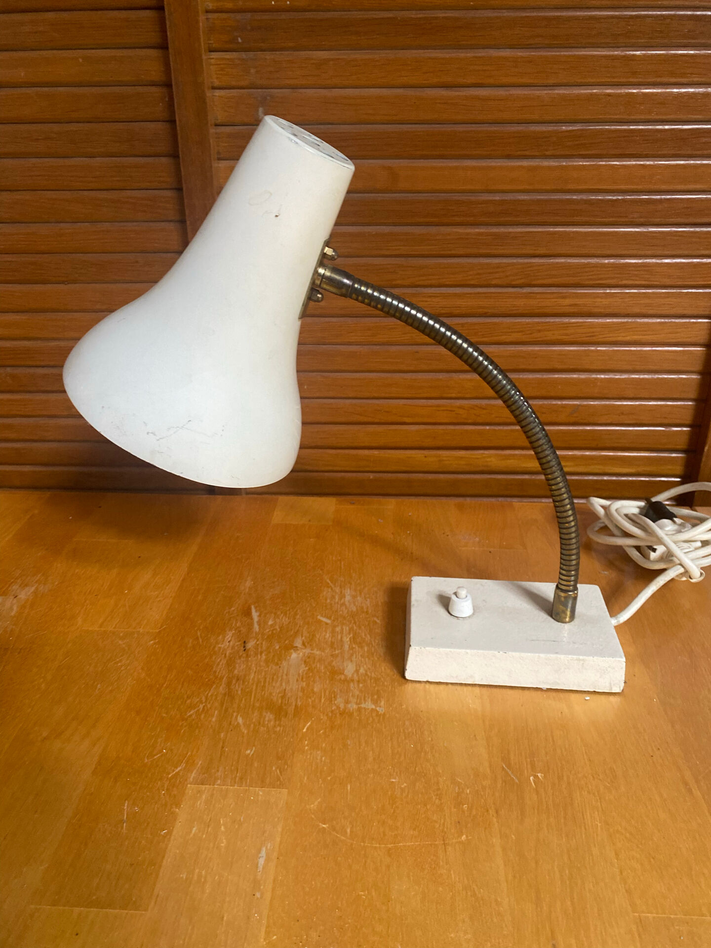 Vintage 1950s Flexible Metal Cream Desk Lamp with Cast Iron Base