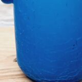 Vase pate de verre bleu