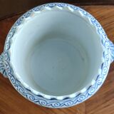 Old Delft flowerpot with bird decor