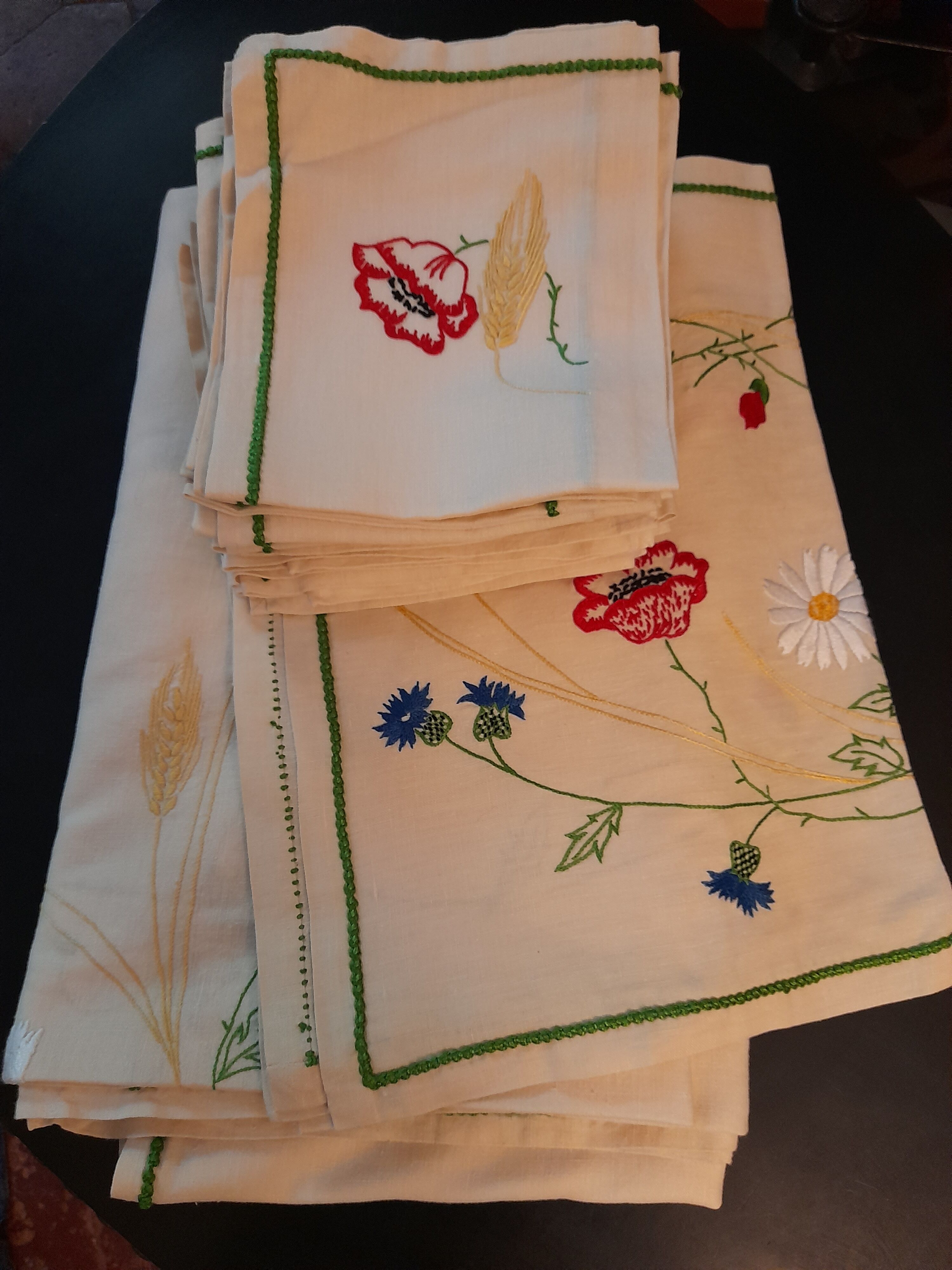 Tablecloth, towels and sets