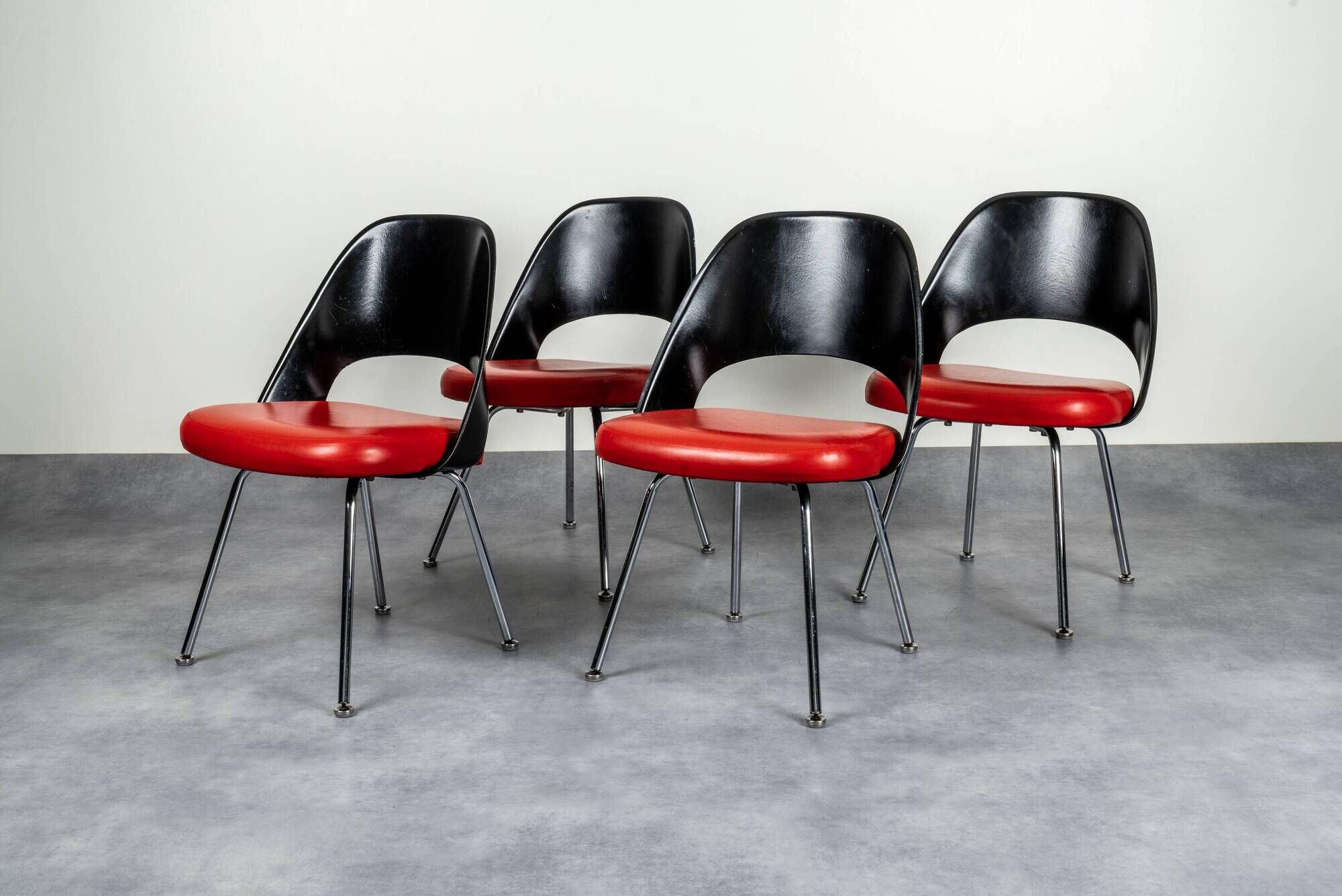 Set of 4 Conference chairs by Eero Saarinen for Knoll.