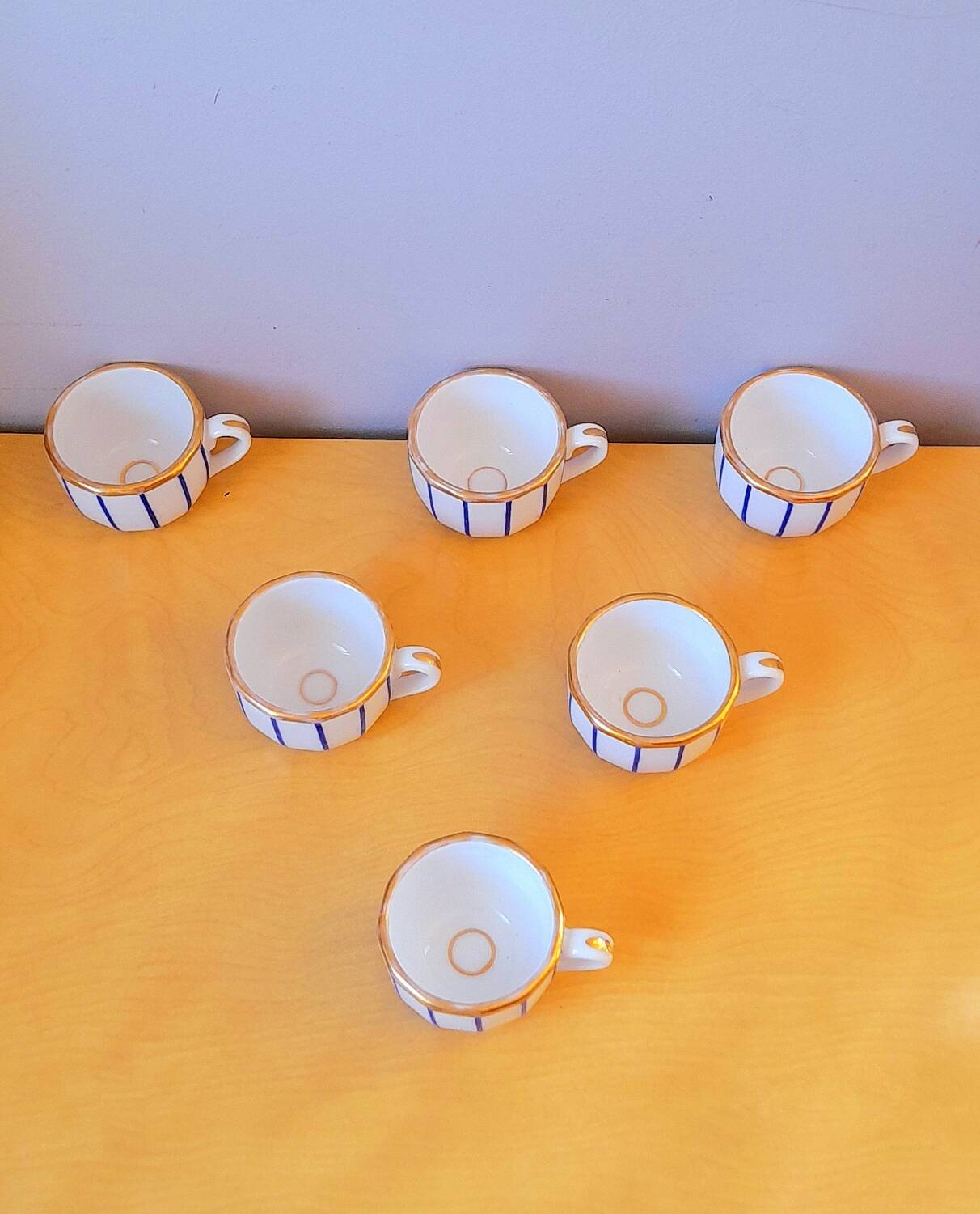 Service of 6 80s coffee cups