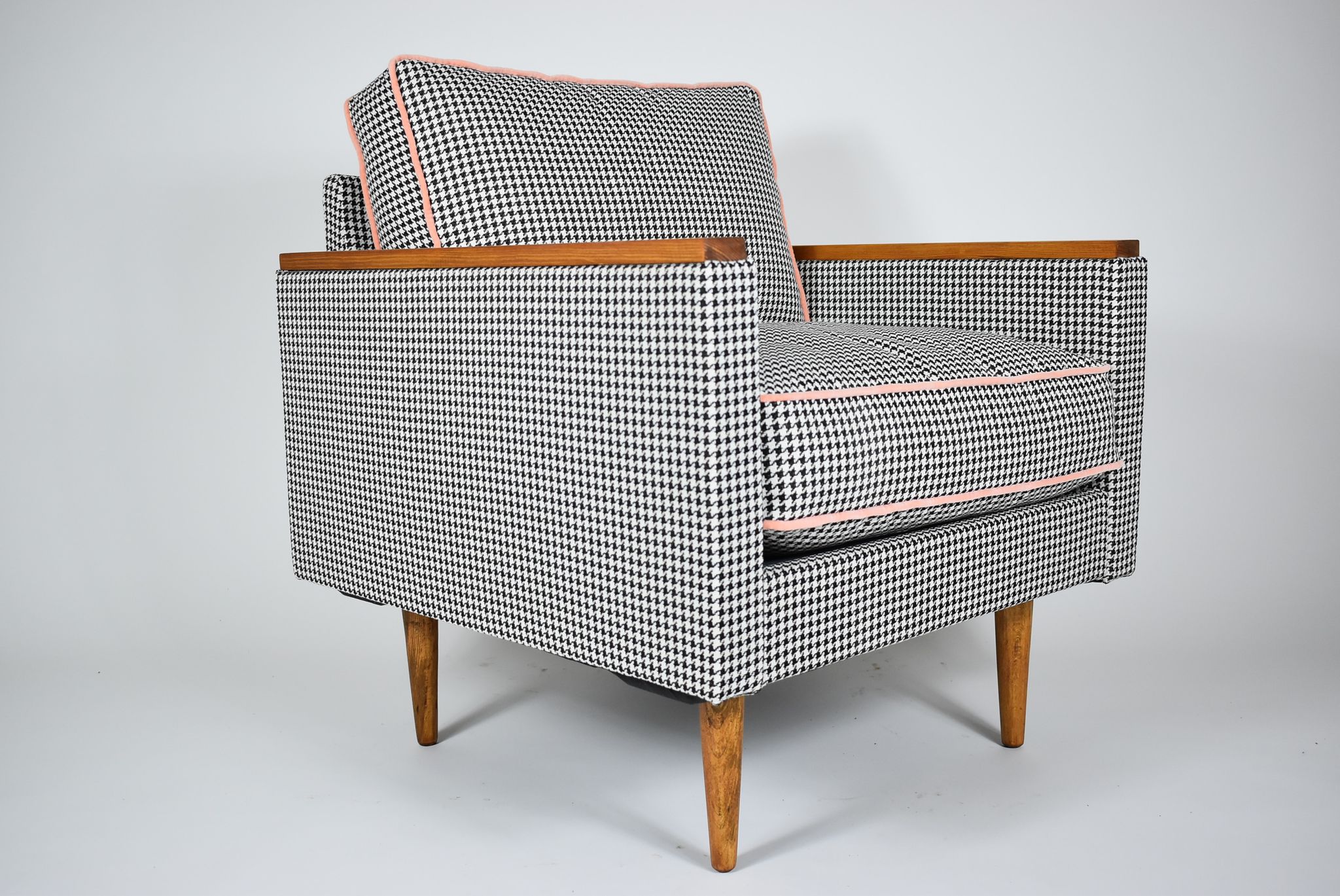 Mid-century original armchair Cube, 1970s,  restored, pied de poule