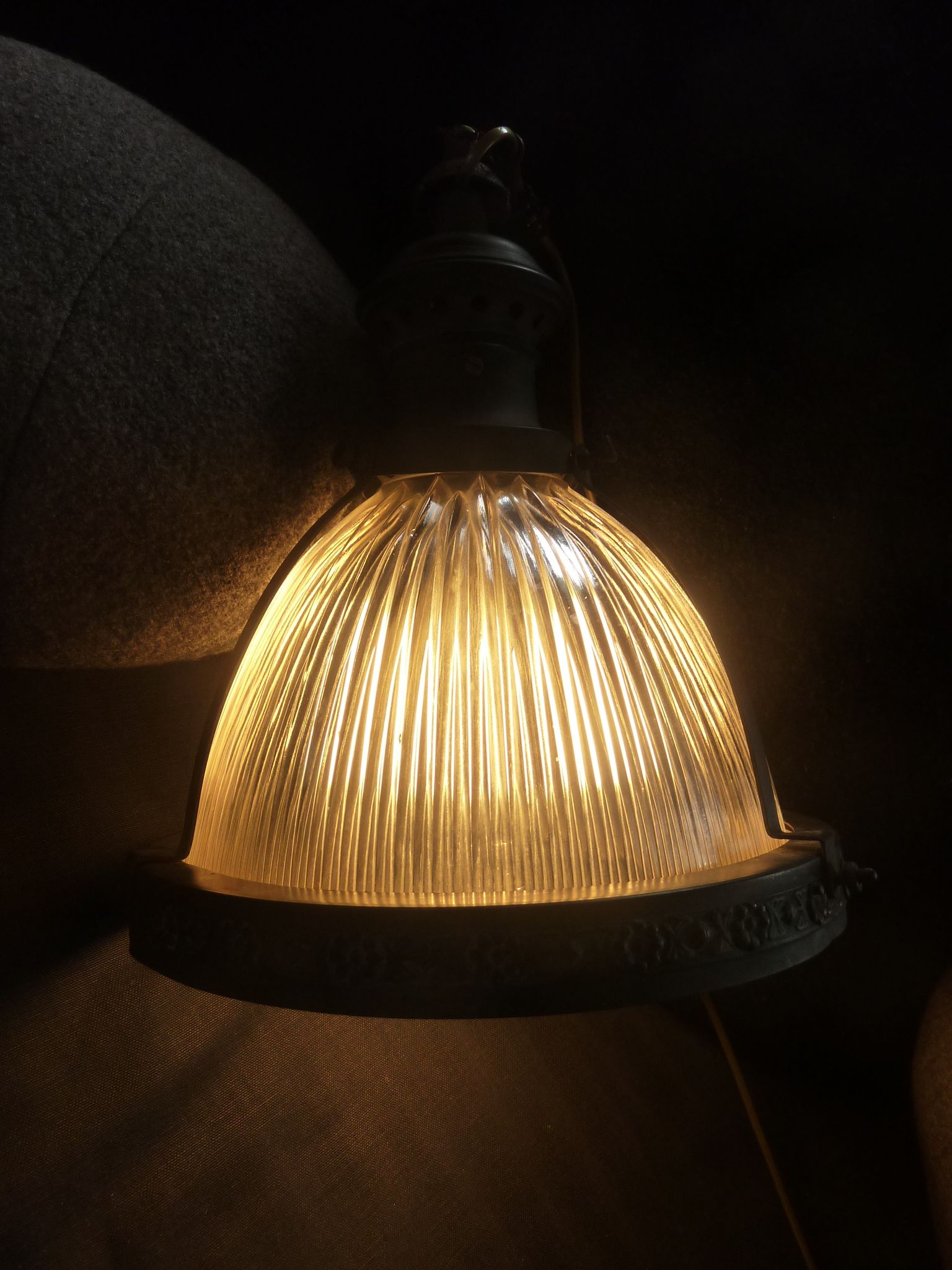 Suspension holophane industriel