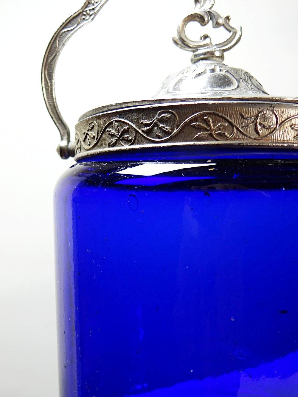 Antique biscuit jar/sweet jar, cobalt blue glass and silver-plated metal, early 20th century.