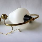 Suspension moderniste en verre sablé blanc et laiton