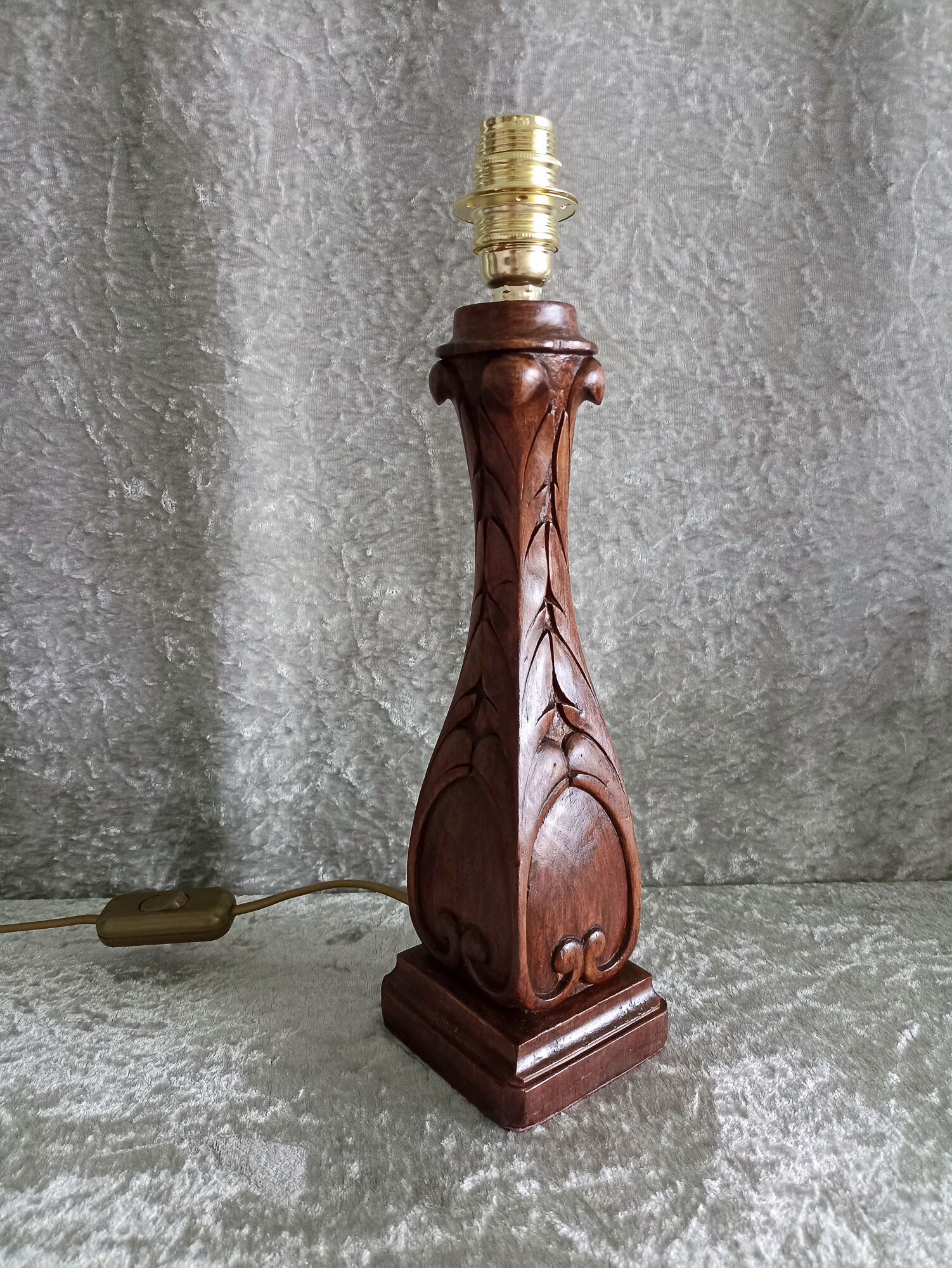 Wooden foot lamp with conical shade