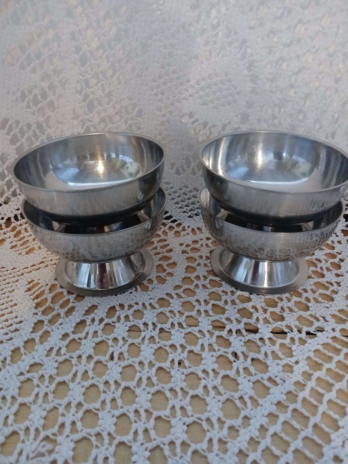 4 stainless steel ice cream/sorbet cups