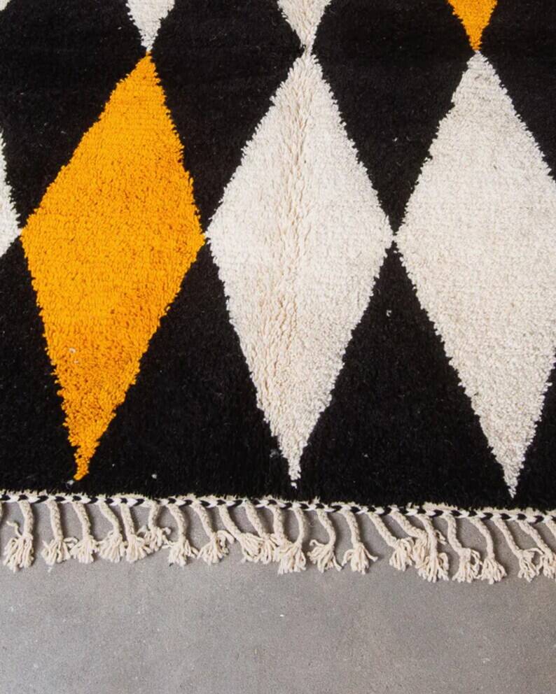 Handmade Moroccan rug 250cm x 150cm