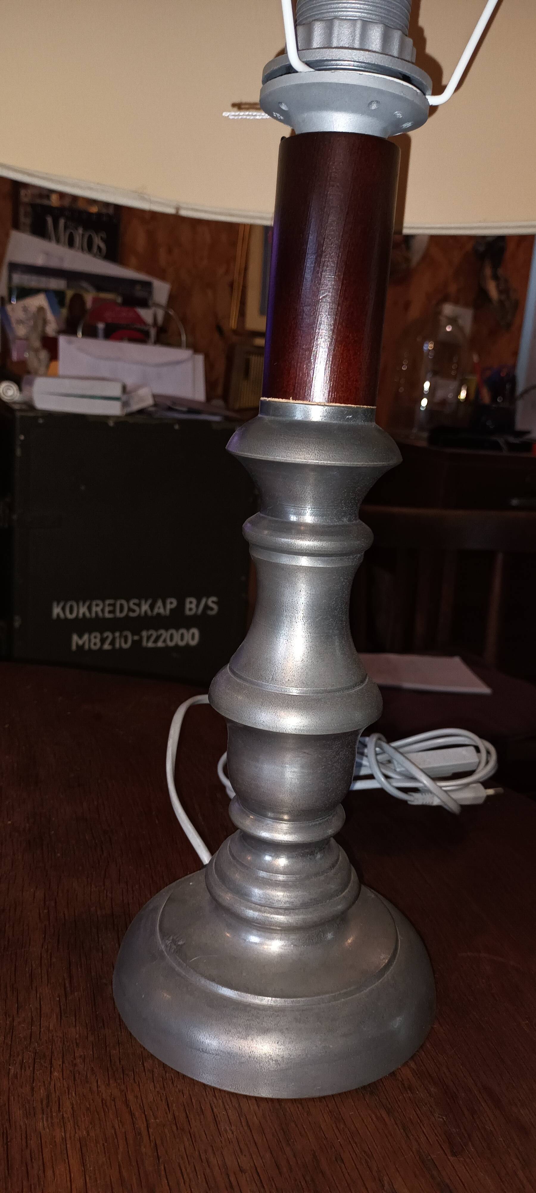 Lampe étain et bois