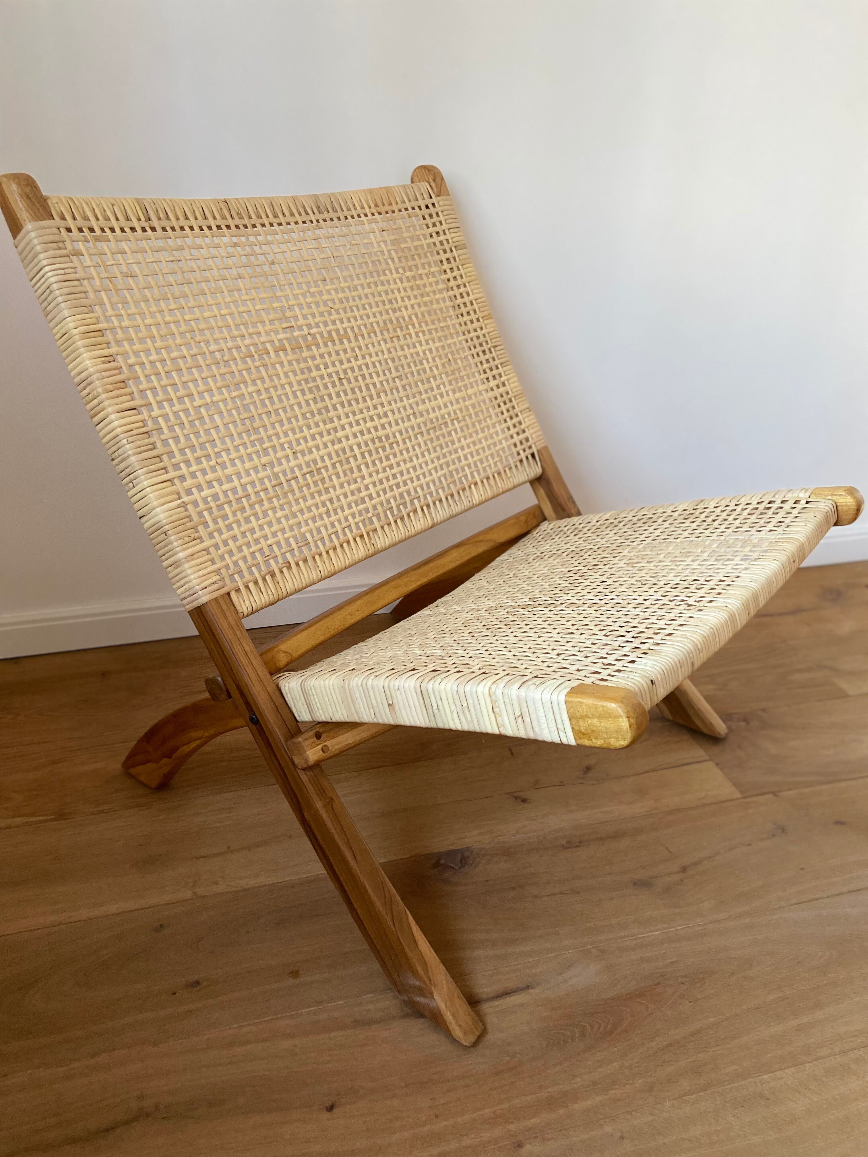 Fauteuil pliant en bois et rotin