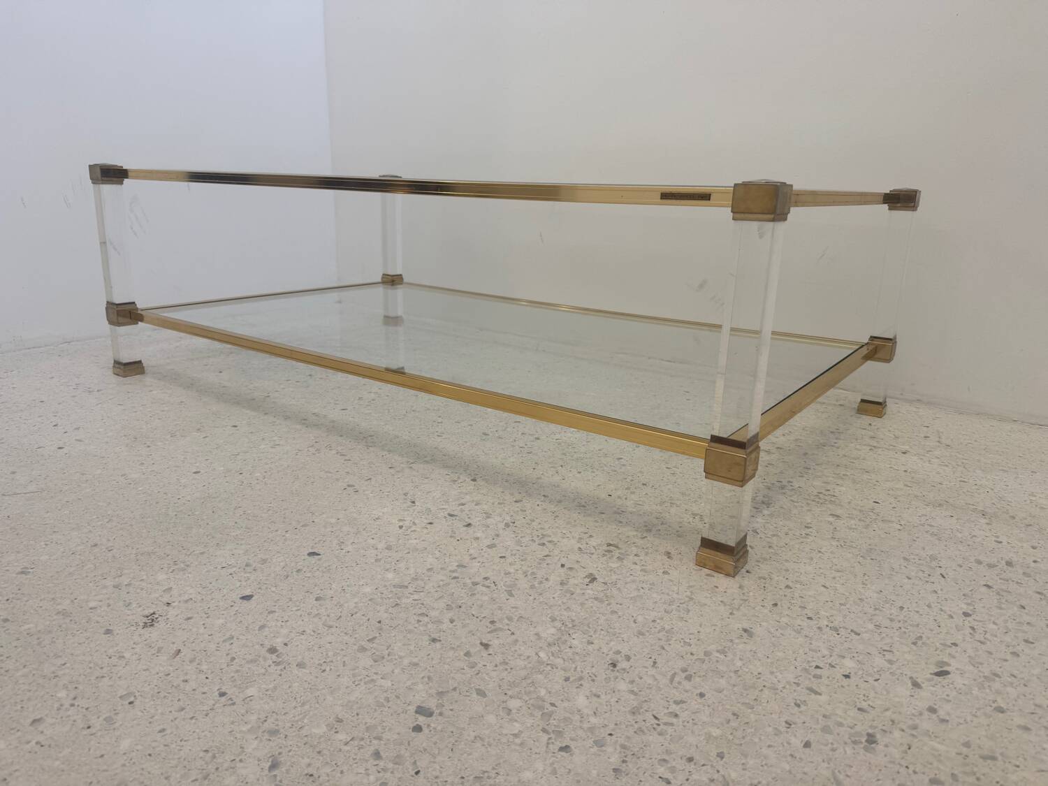 Table basse Plexi et alu doré, Pierre Vandel, 1970s