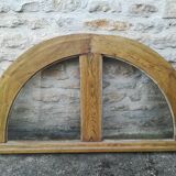 Impostes or half moon window