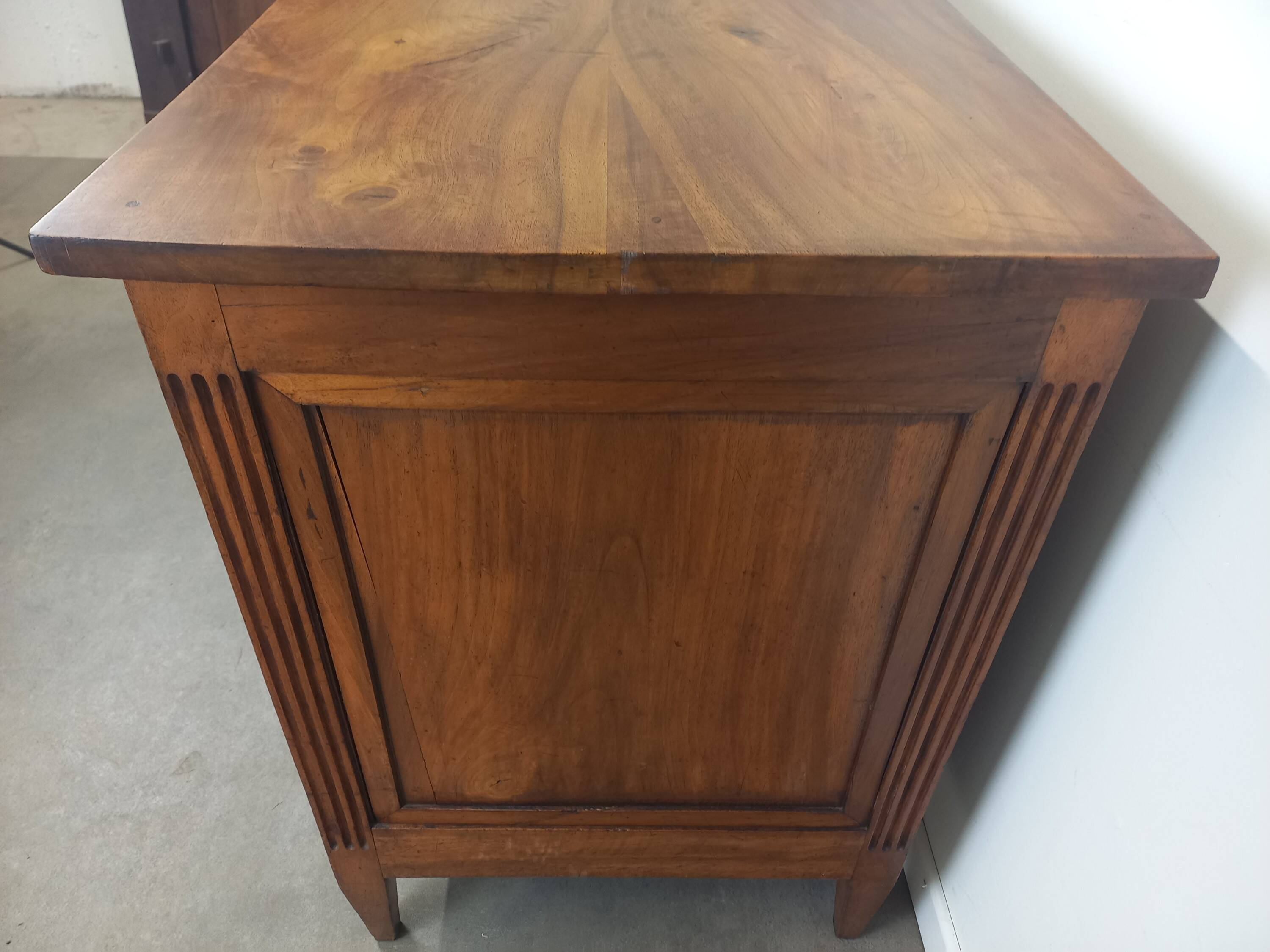 Commode Louis XVI en noyer