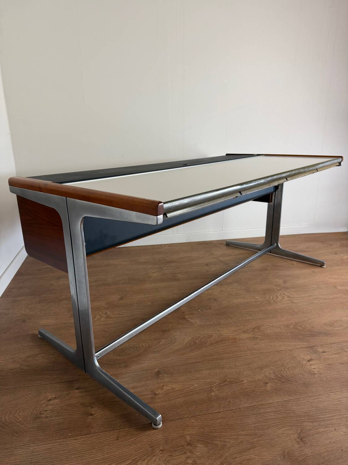 Vintage Herman Miller desk – 1960s/70s