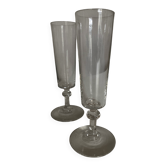 Paire de flutes à champagne en cristal sonnant pied bouton 1960