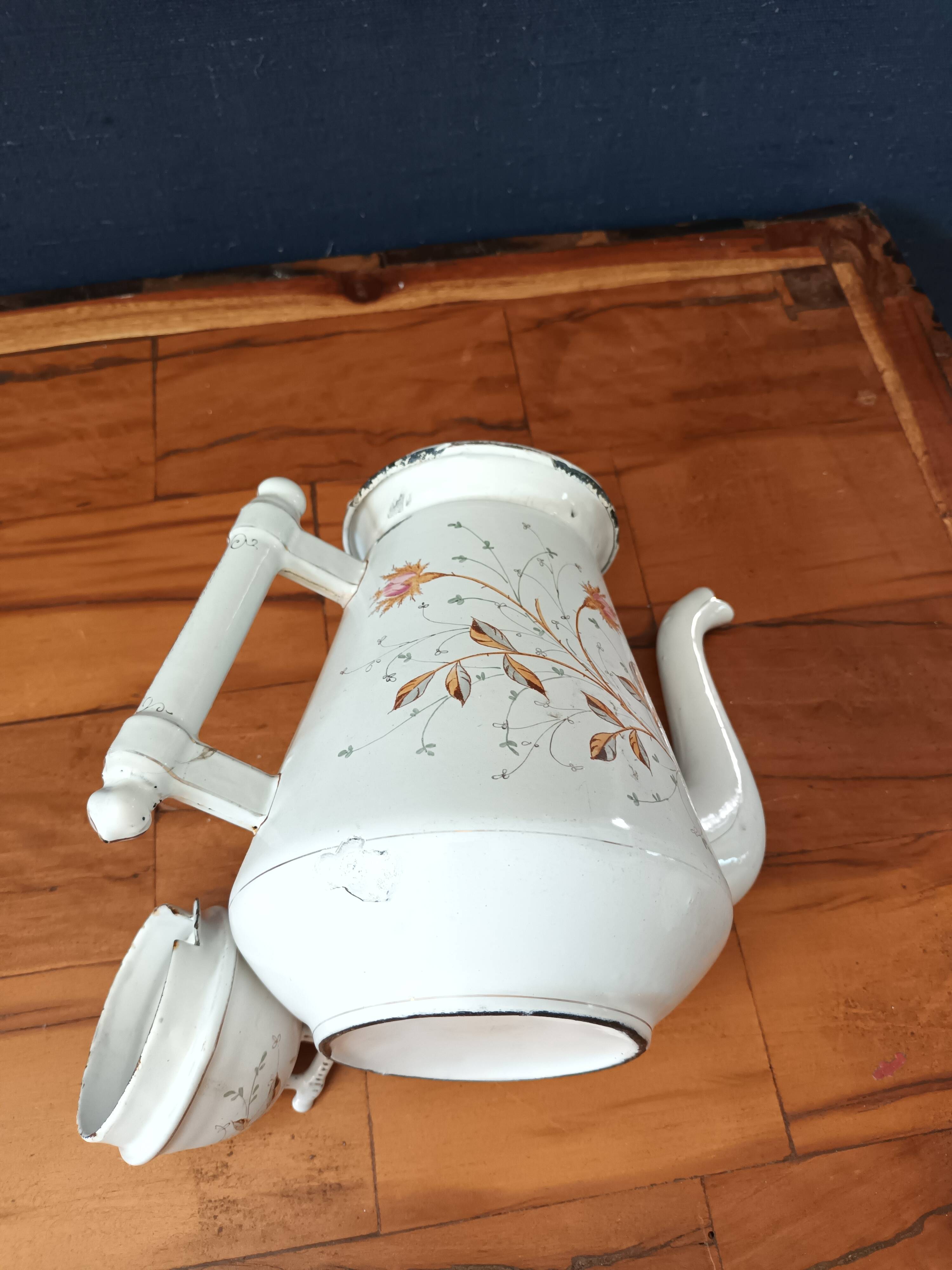 Enamelled coffee maker