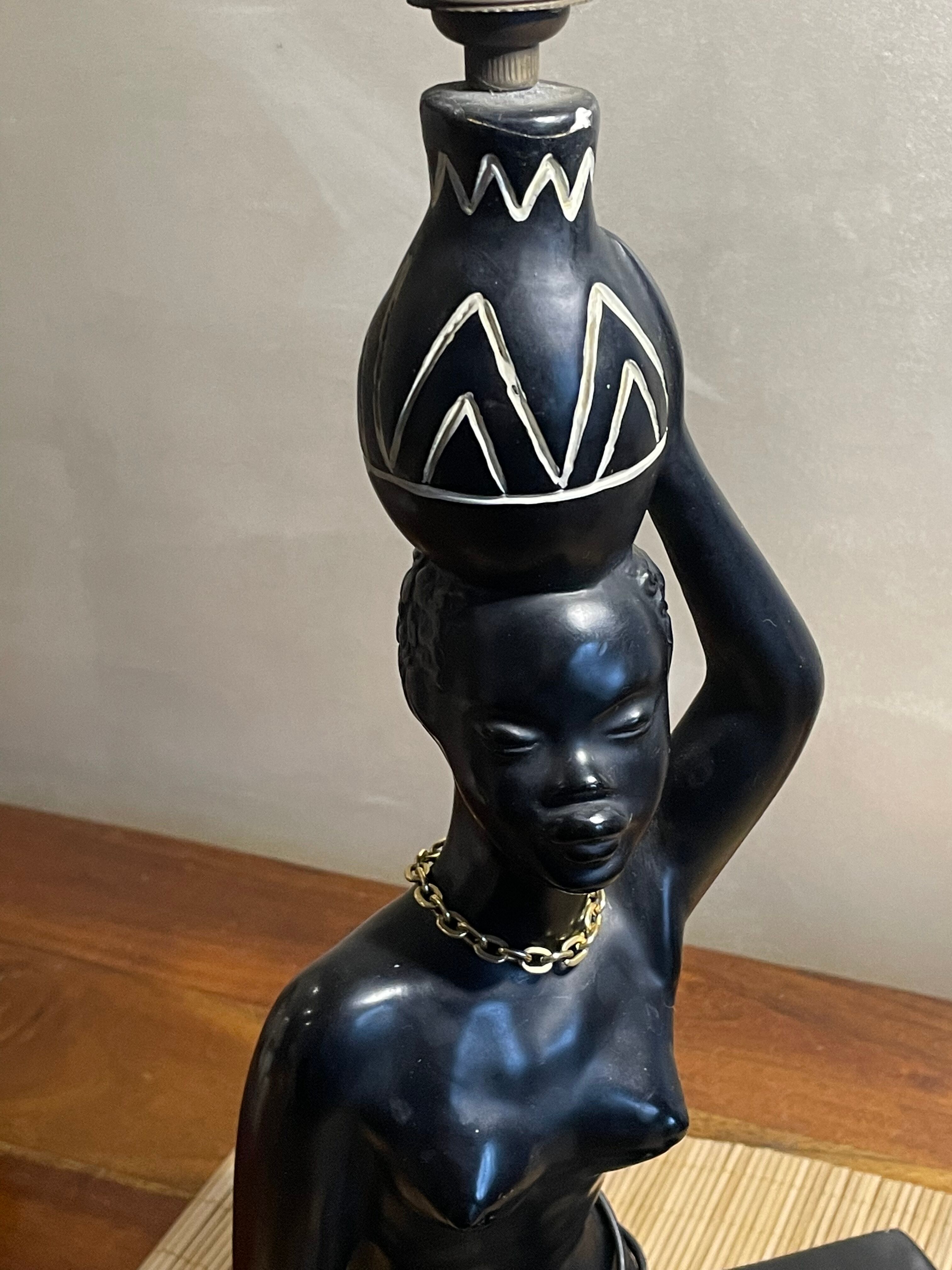 Pied de lampe plâtre femme africaine signé Pagliani