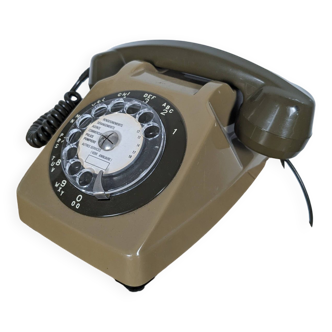 Téléphone à cadran vintage kaki par Socotel modèle S63