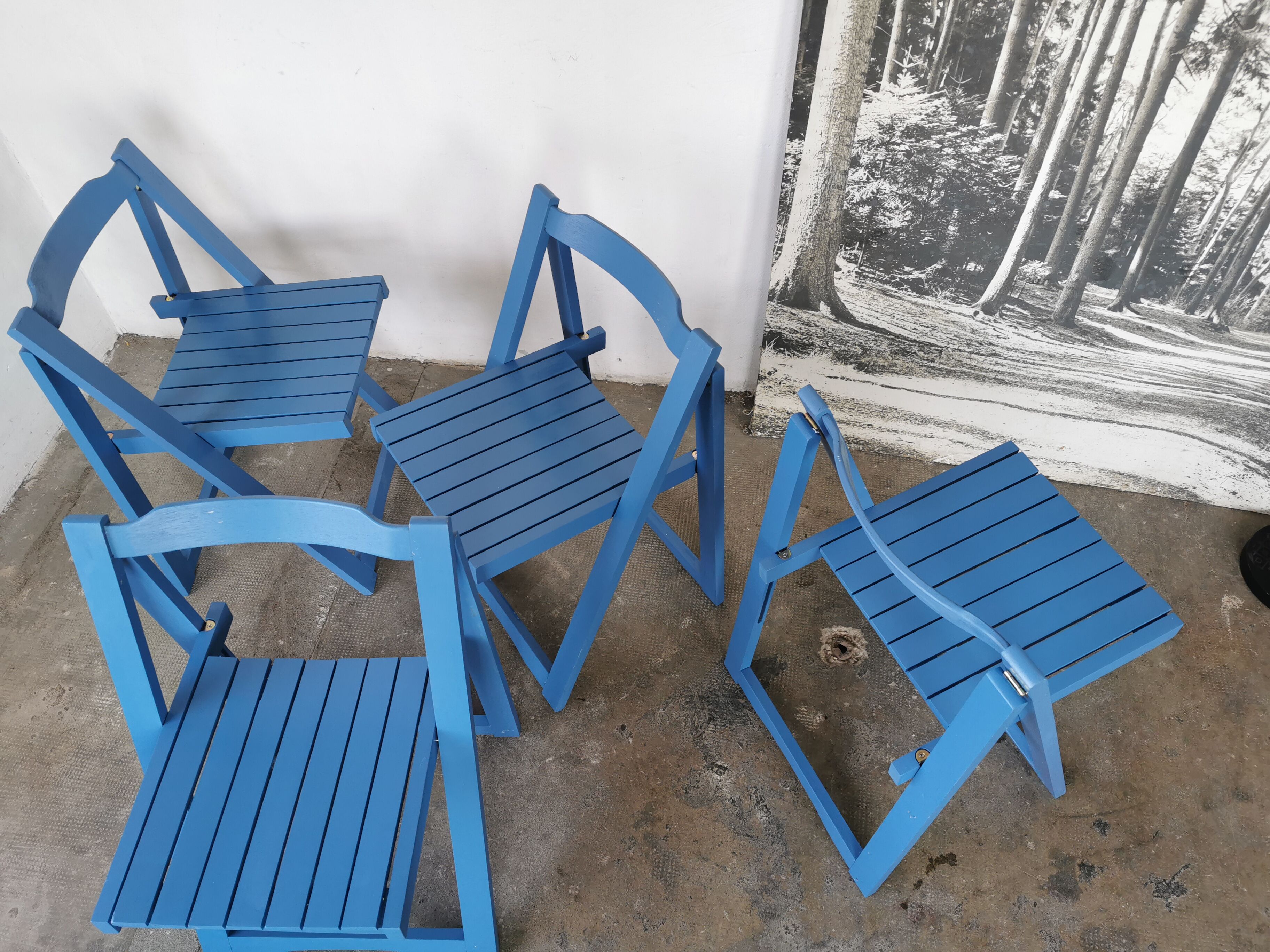 Set of 4 vintage folding chairs