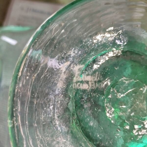 Grande coupe en verre bullé signé Biot