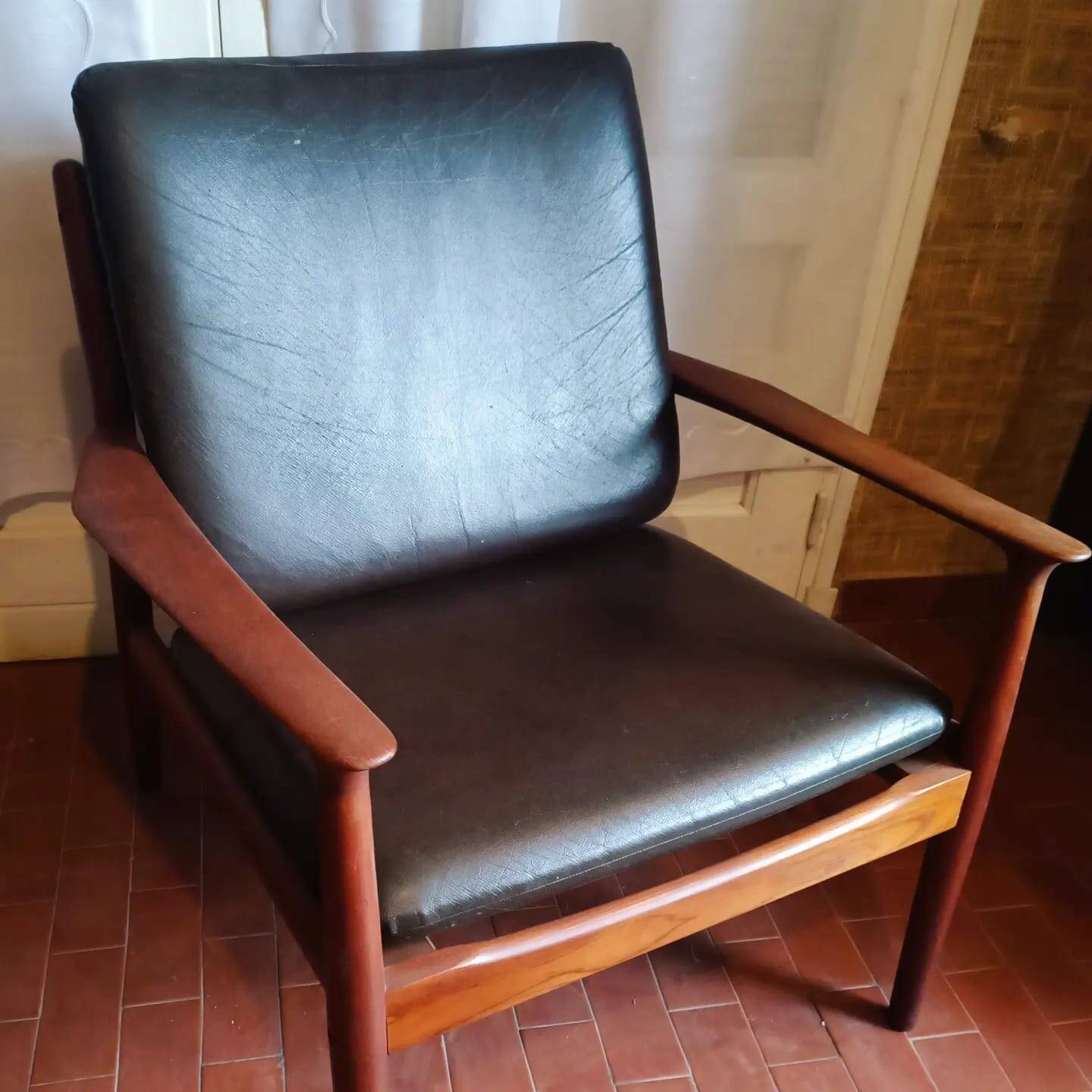 Fauteuil scandinave Mobelfakta