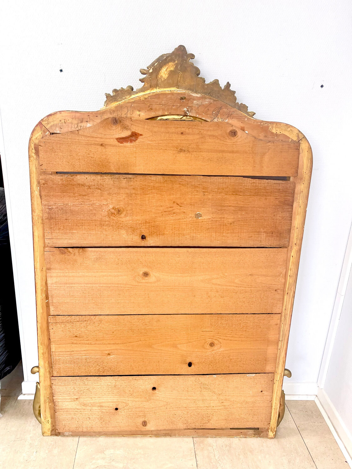 Large gold mirror in Louis XV style - 130 x 90 cm
