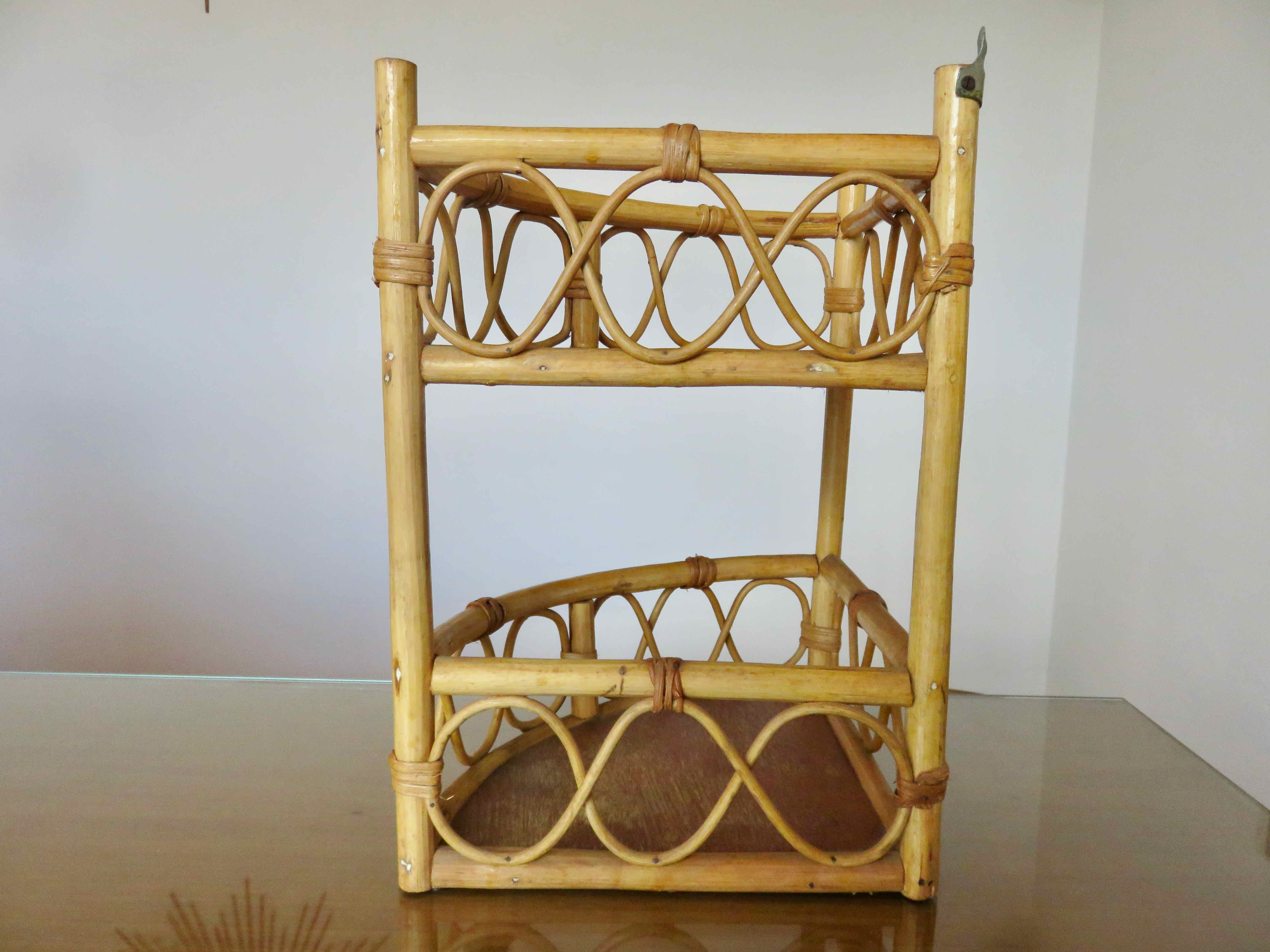 Rattan corner shelf 60s 70s