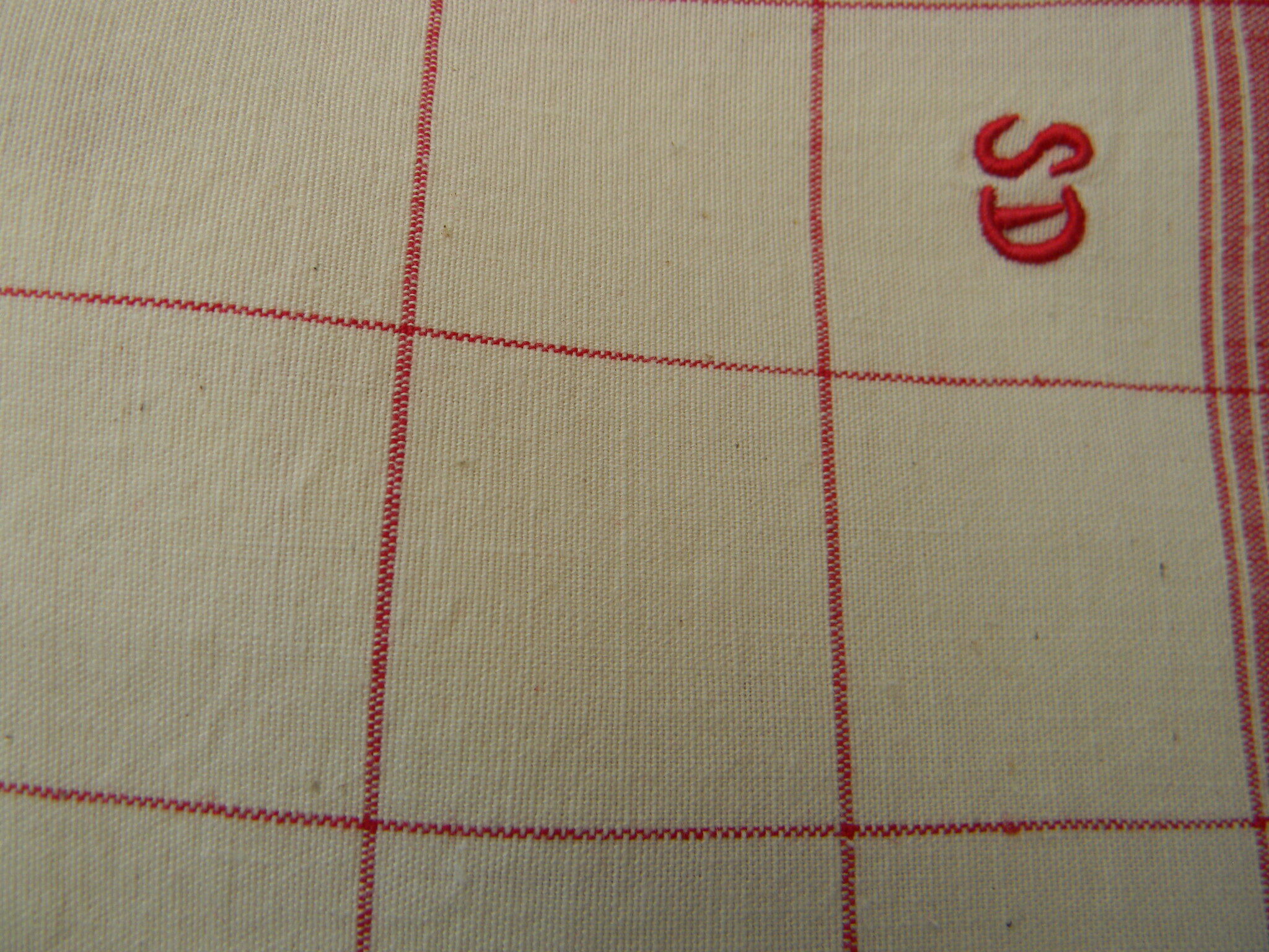 Set of 6 tea towels. Monogram SD.