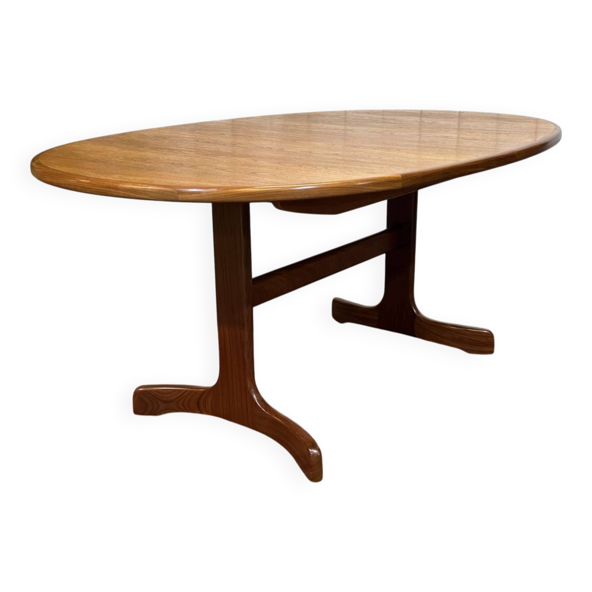 G-Plan oval teak table from the 1970s with a butterfly extension.