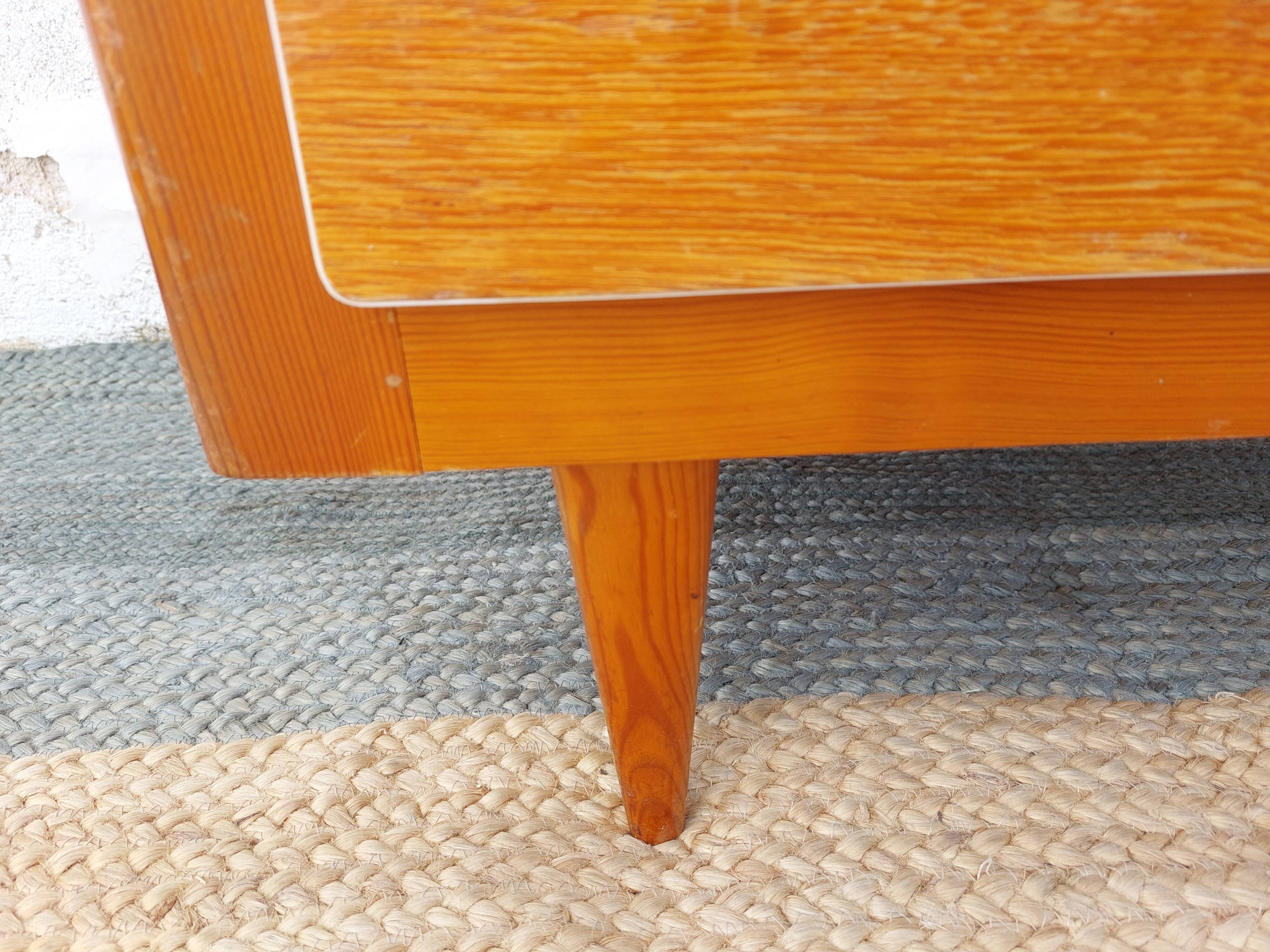 Commode vintage bois, galon blanc