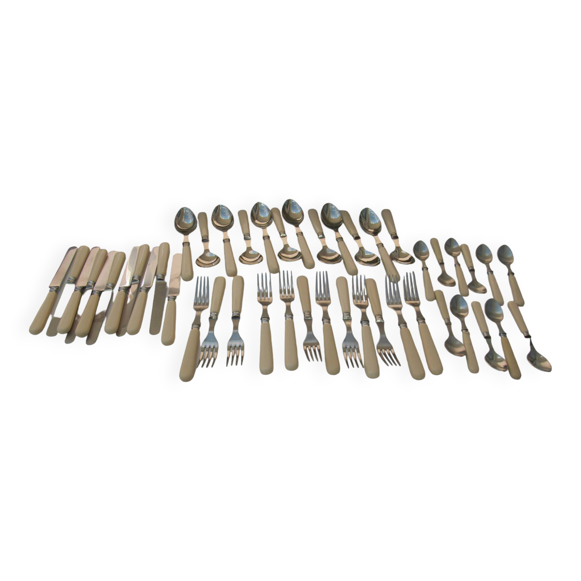 Set of 46 Cambridge ivory cutlery Scof France