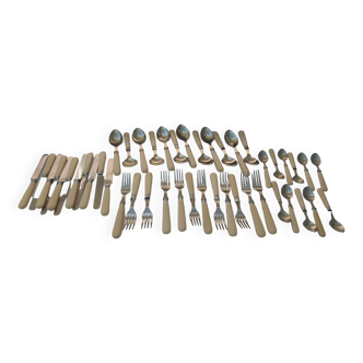 Set of 46 Cambridge ivory cutlery Scof France