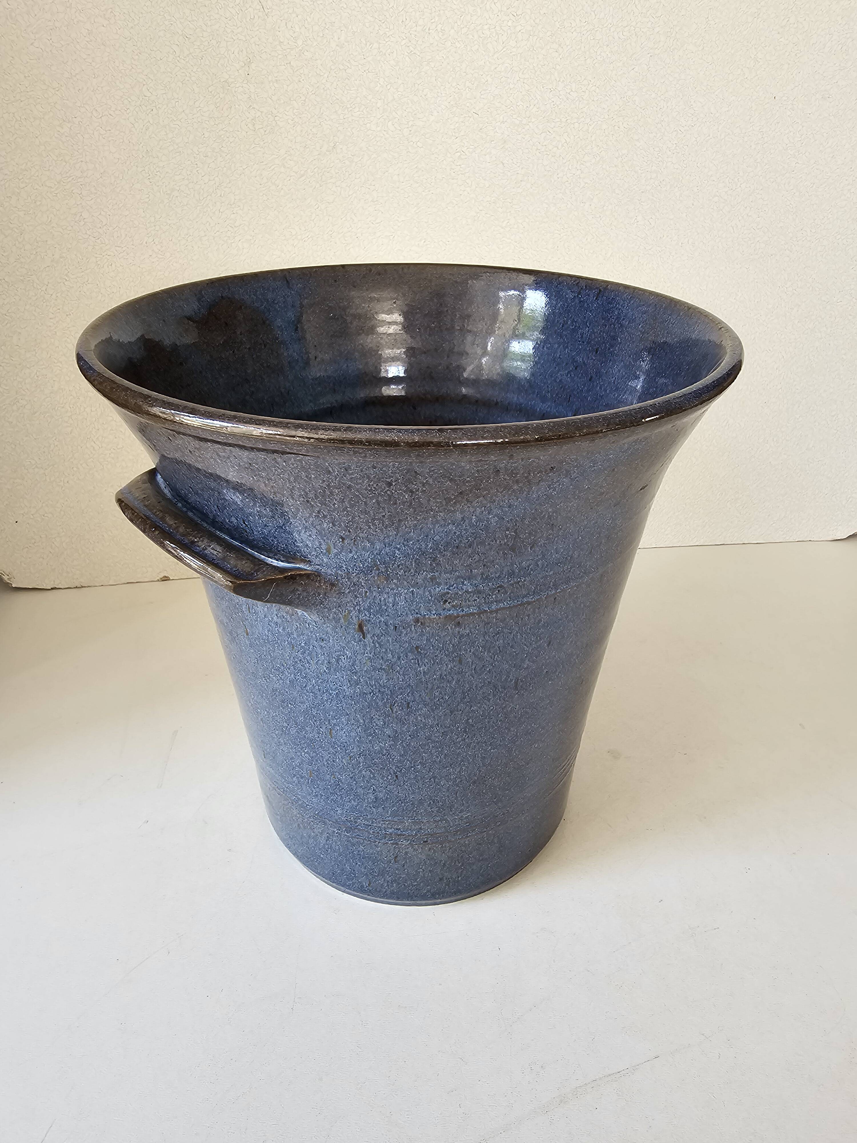 Blue glazed ceramic ice bucket for champagne and wine