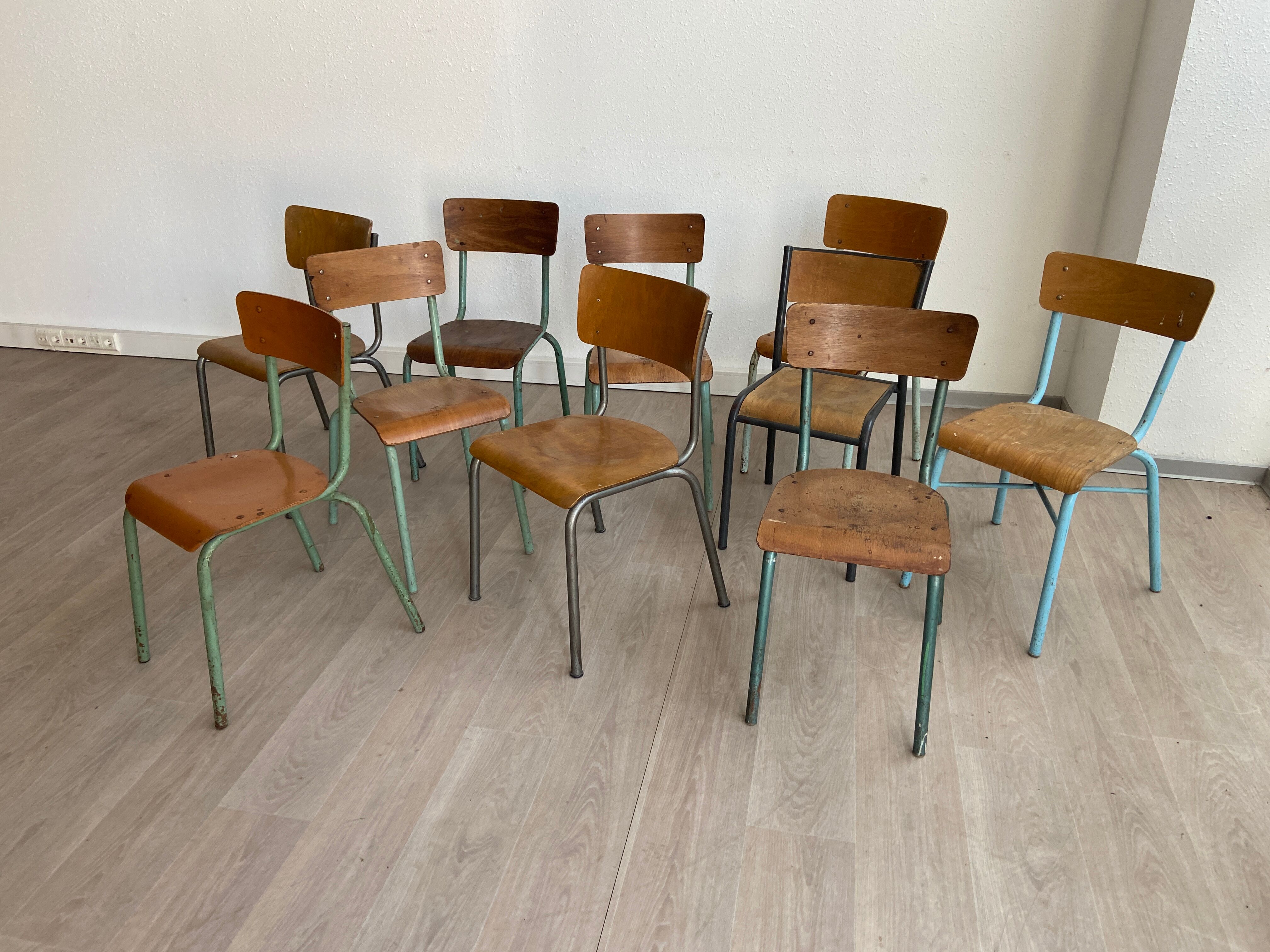 Set of 10 industrial chairs