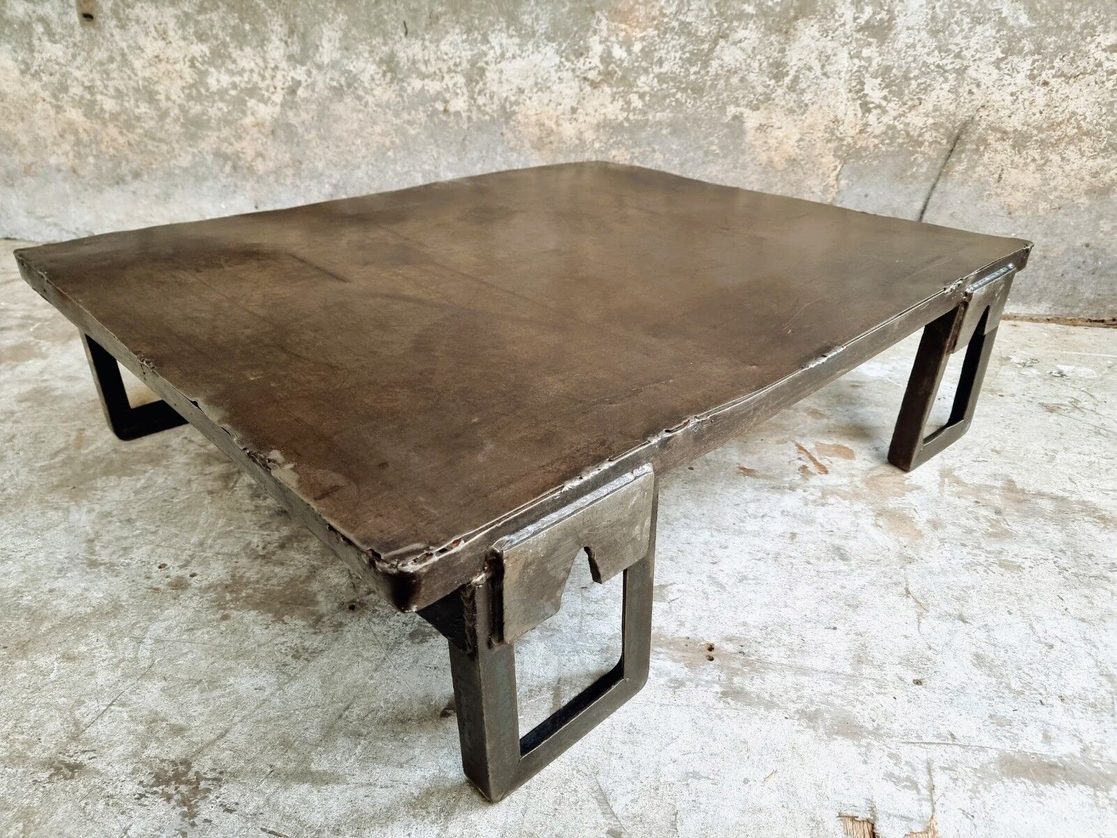 Industrial coffee table steel pallet table