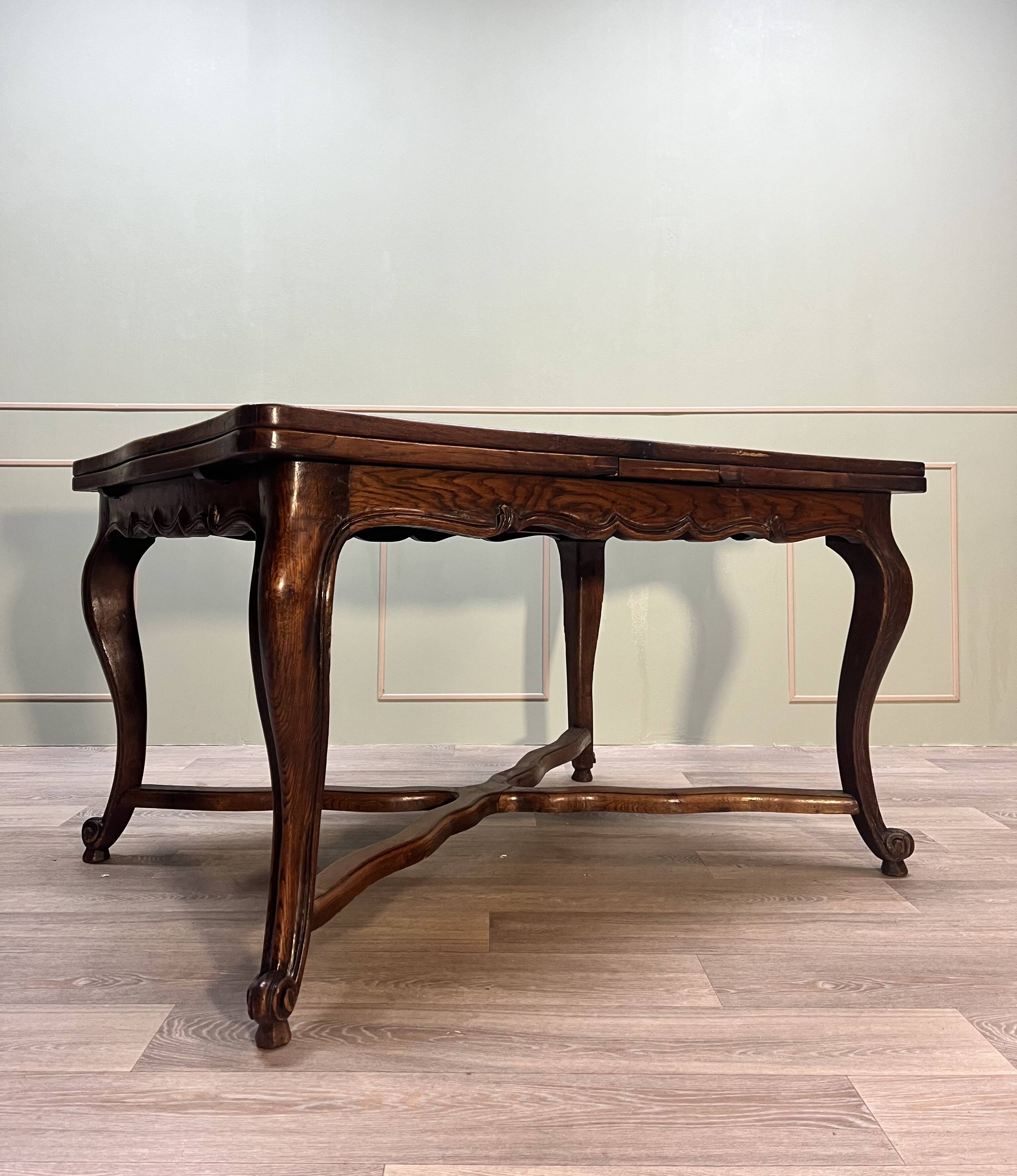 Dining room table in natural wood called italian style with parquet top 19th century