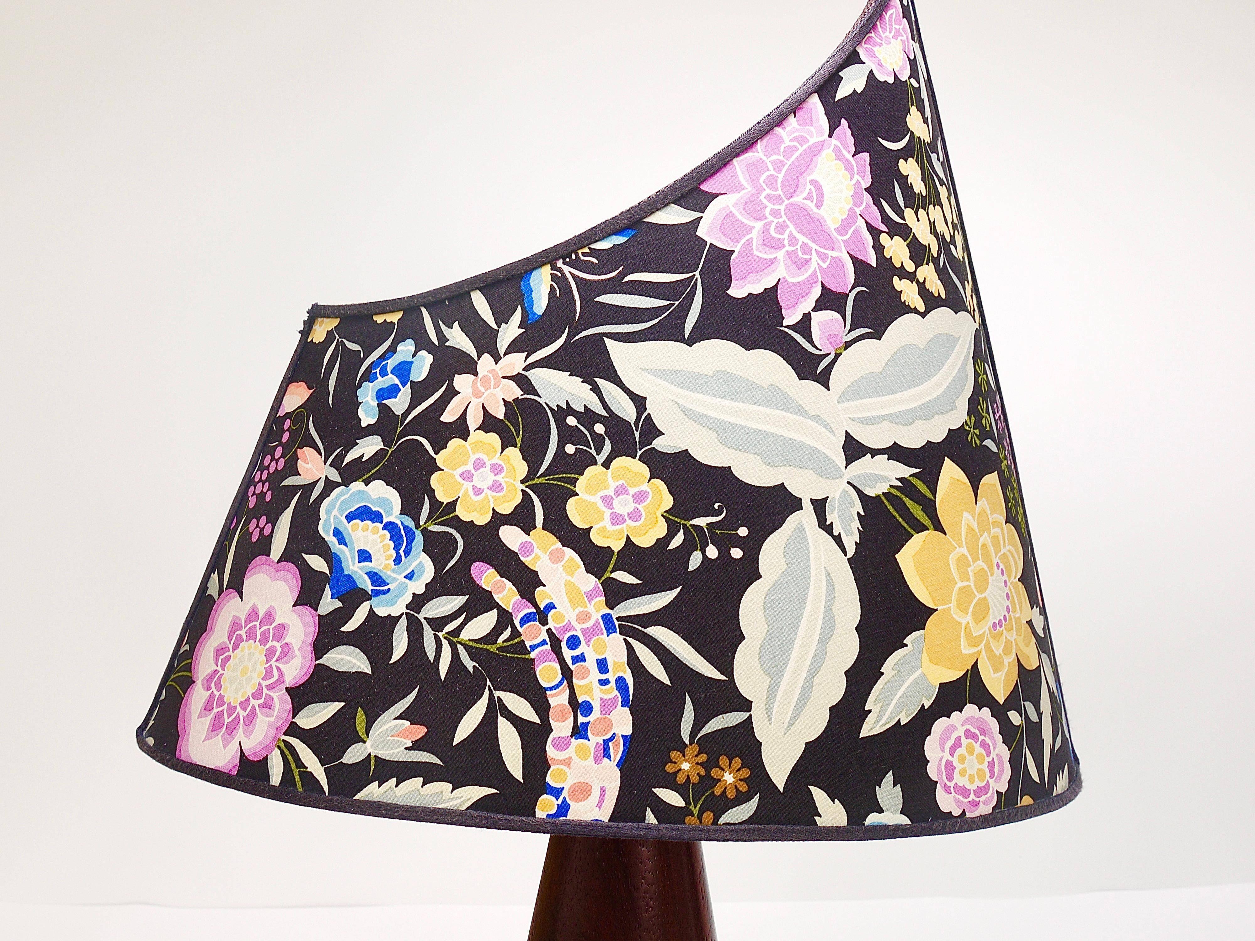 A pair of post-modern Missoni table lamps by Massimo Valloto, Italy, 1980s.