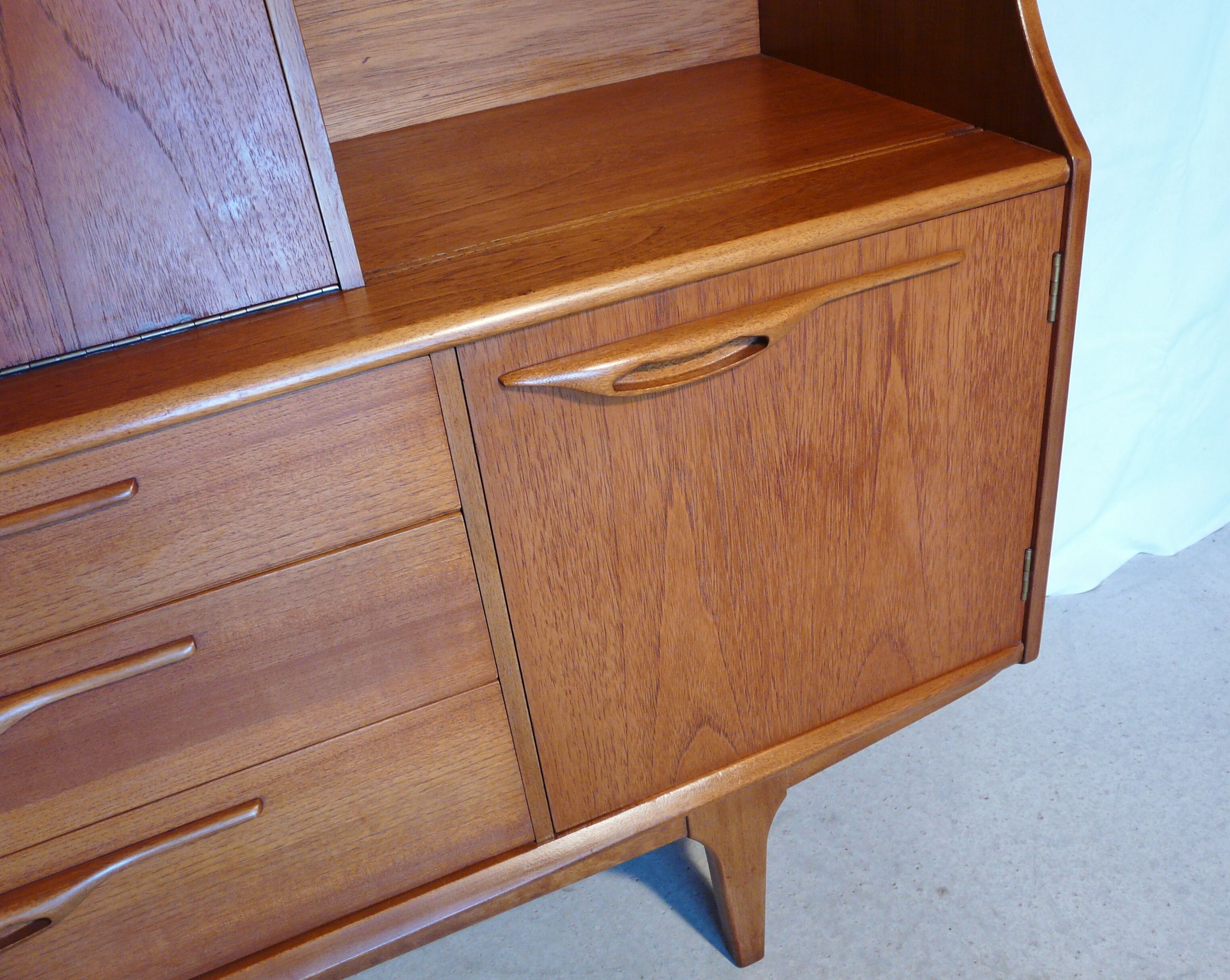 Scandinavian sidbeoard in Jentic teak