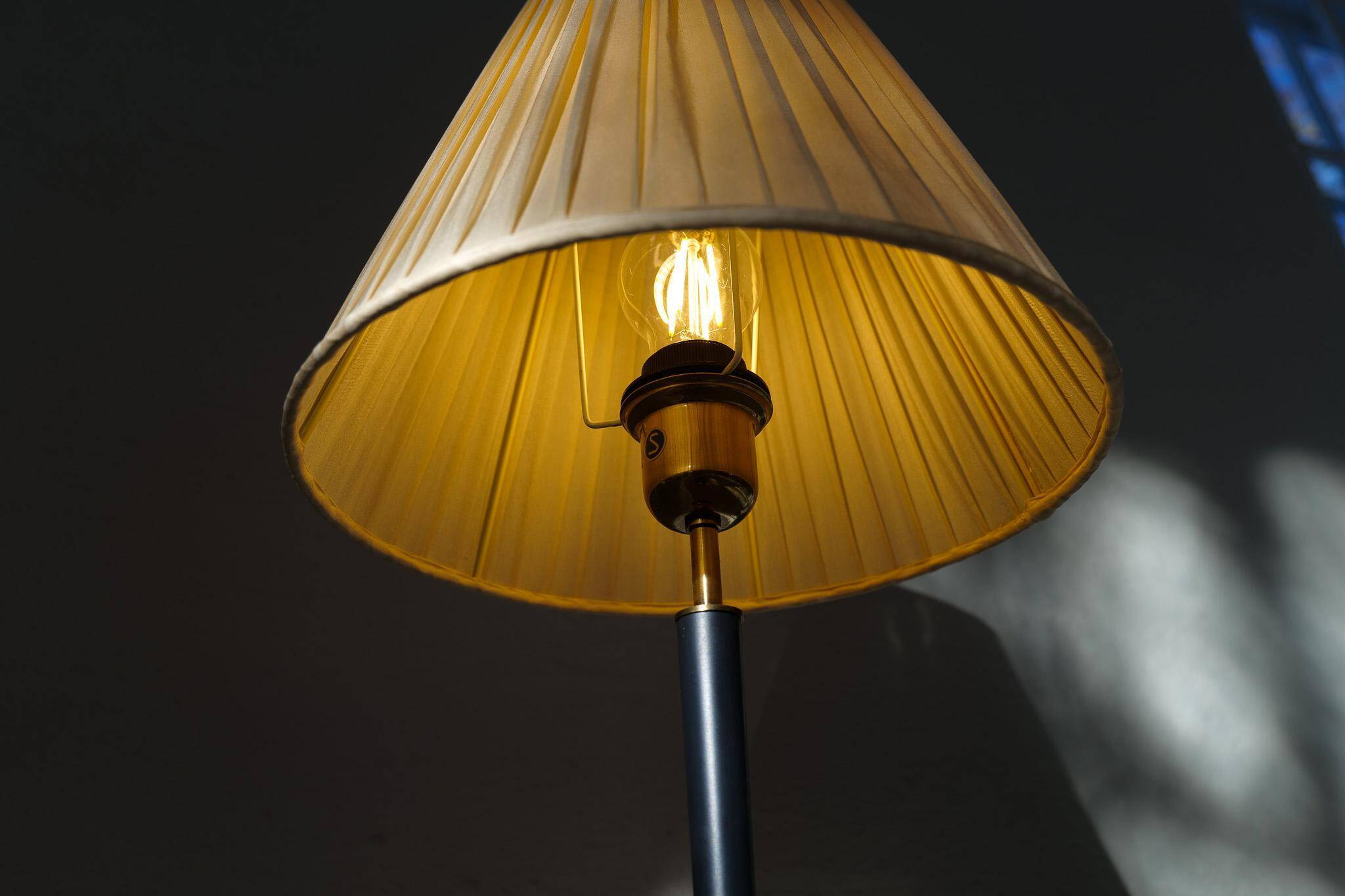 Mid-century modern table lamp in brass and cast iron Asea Sweden, 1950s