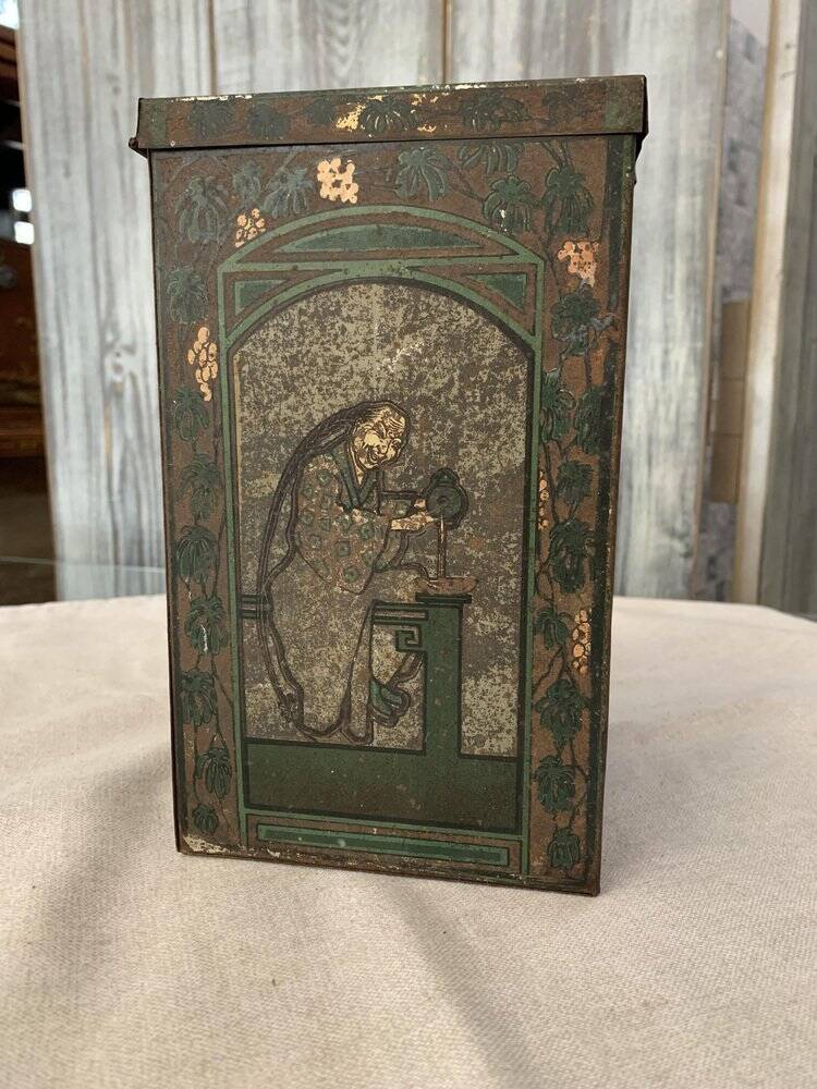 Boîte à thé chinoise peinte multicolore en métal, décor figuratif années 1920-1930