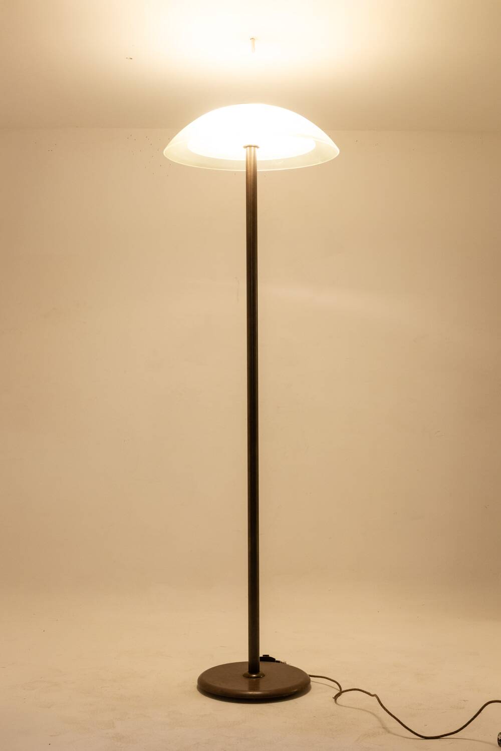 Andrée Putman Paire de lampadaires de style Art Déco. Vers 1980