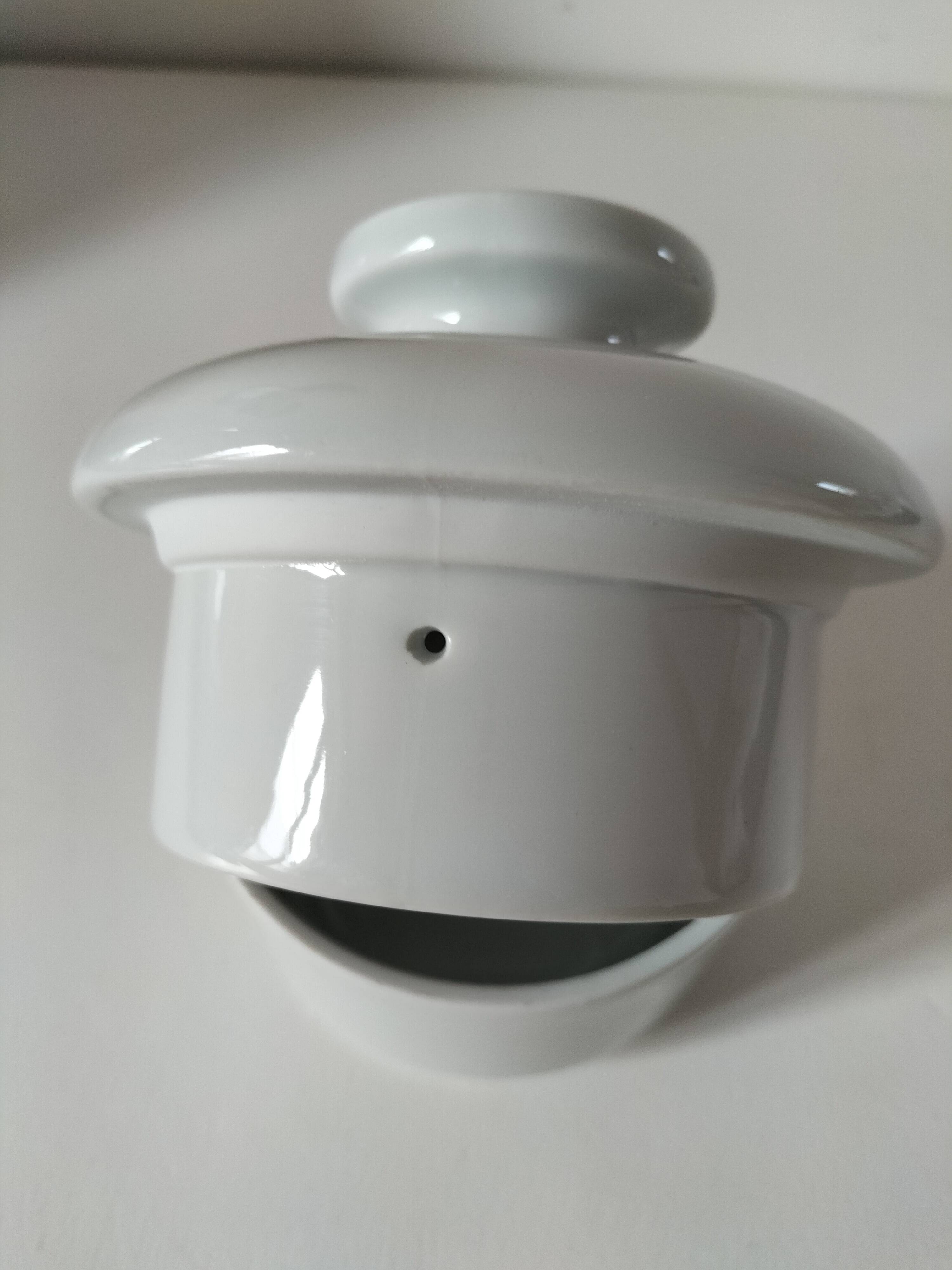 Vintage water butter dish in white porcelain - sleek design